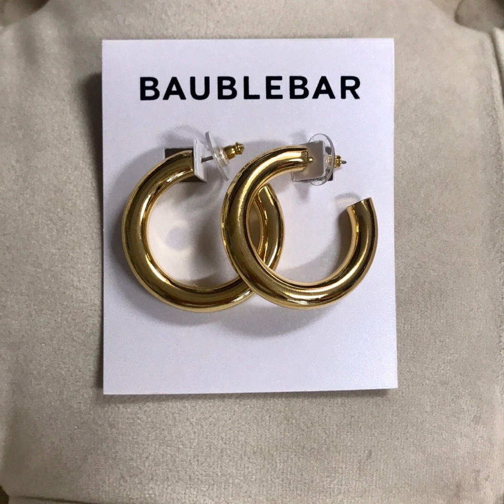 BaubleBar Dalilah Medium Tube Hoop Earrings - Gold